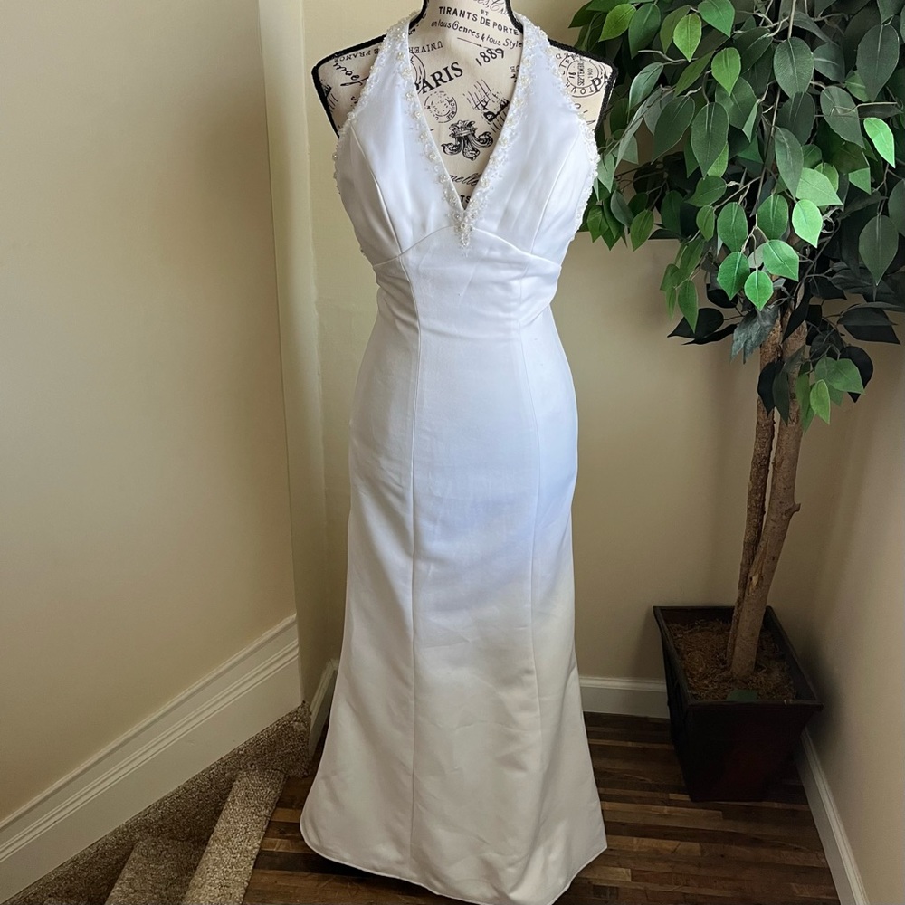 Eden Bridals Halter Beaded Neckline Chiffon Back Straps Wedding Gown White Sz 0